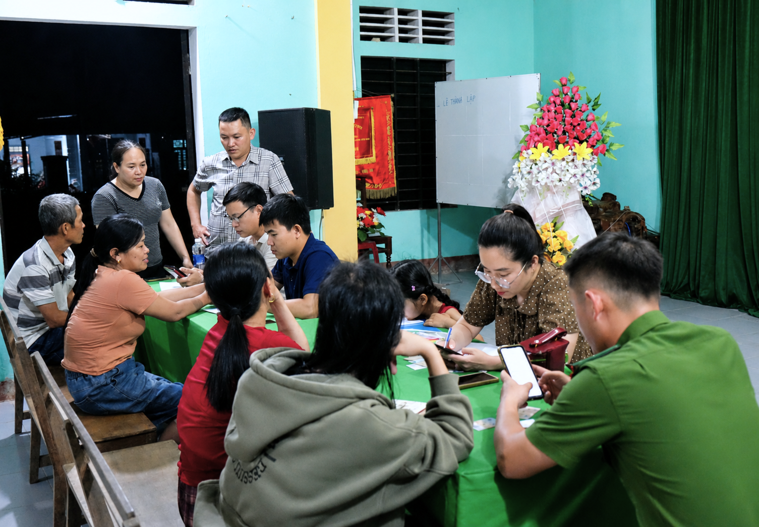 Đẩy mạnh định danh điện tử và chi trả không dùng tiền mặt tại xã Vĩnh Thủy
