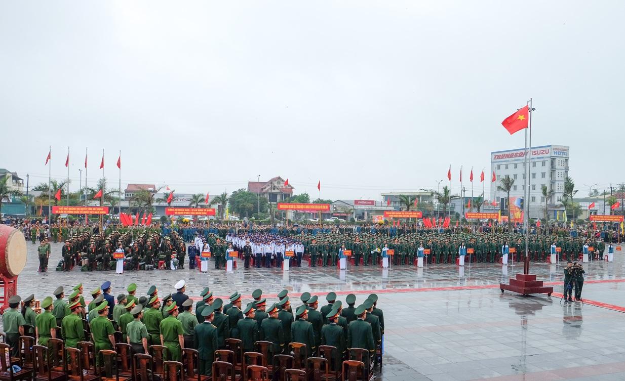 Vĩnh Thủy: 33 thanh niên lên đường thực hiện NVQS và nghĩa vụ CAND