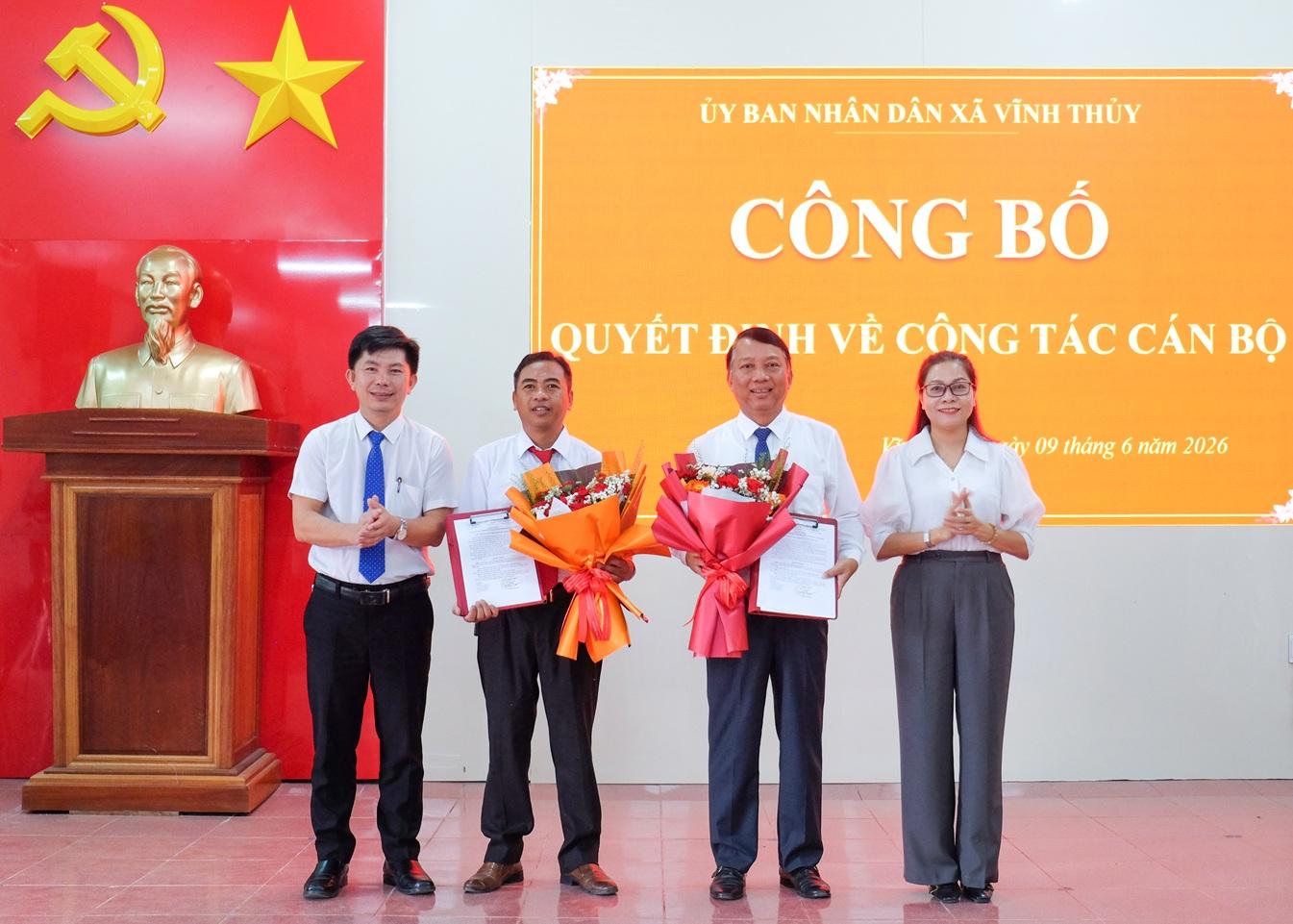 Công bố quyết định bổ nhiệm Giám đốc hai trung tâm trực thuộc UBND xã Vĩnh Thủy
