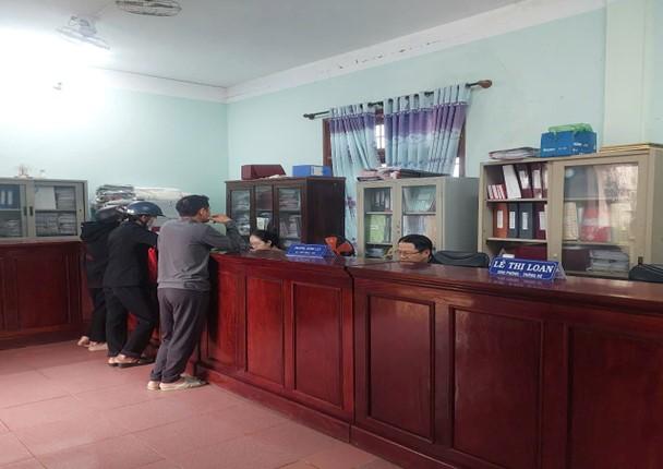 Đẩy mạnh sử dụng dịch vụ công trực tuyến và nâng cao tỷ lệ hồ sơ trực tuyến toàn trình trên địa...