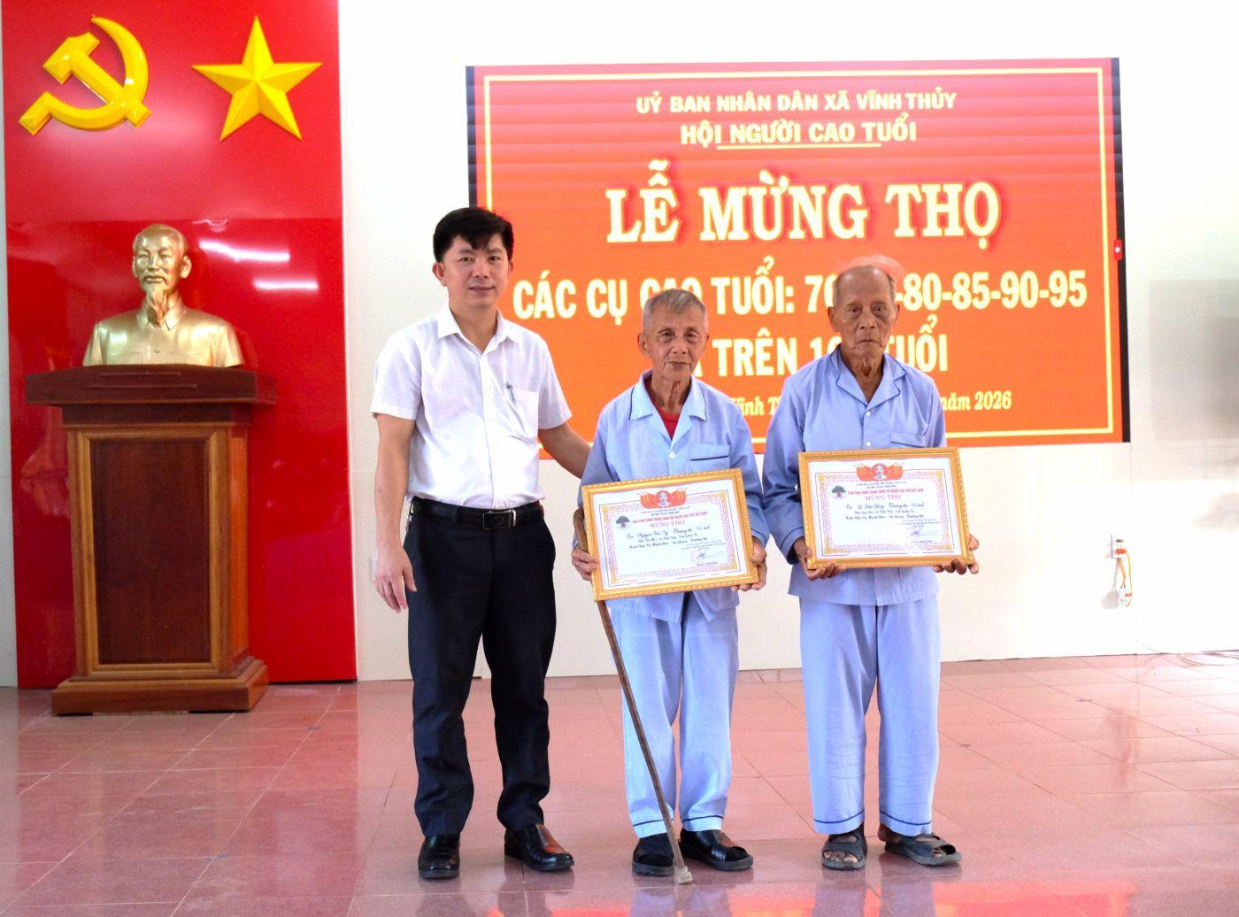 Vĩnh Thủy tổ chức lễ mừng thọ cho 399 người cao tuổi nhân Ngày Truyền thống Người cao tuổi Việt Nam