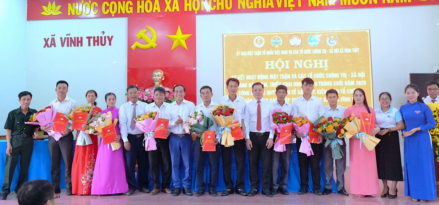 Uỷ Ban MTTQ Việt Nam xã Vĩnh Thủy và các tổ chức chính trị - xã hội sơ kết công tác, kiện toàn tổ chức sau sáp nhập thôn