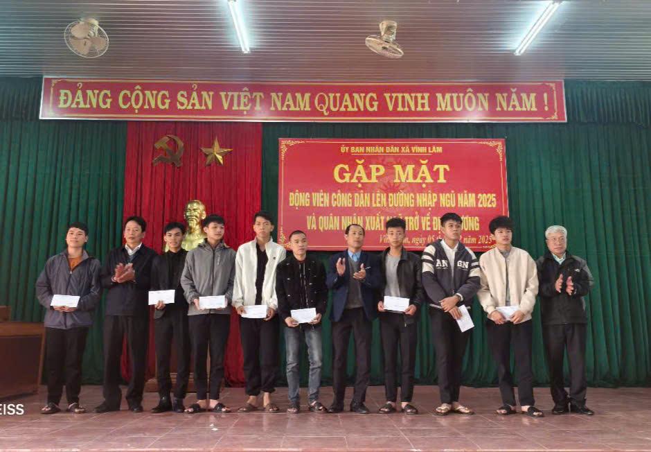 Gặp mặt, động viên thanh niên lên đường nhập ngũ và quân nhân xuất ngũ trở về địa phương năm 2025