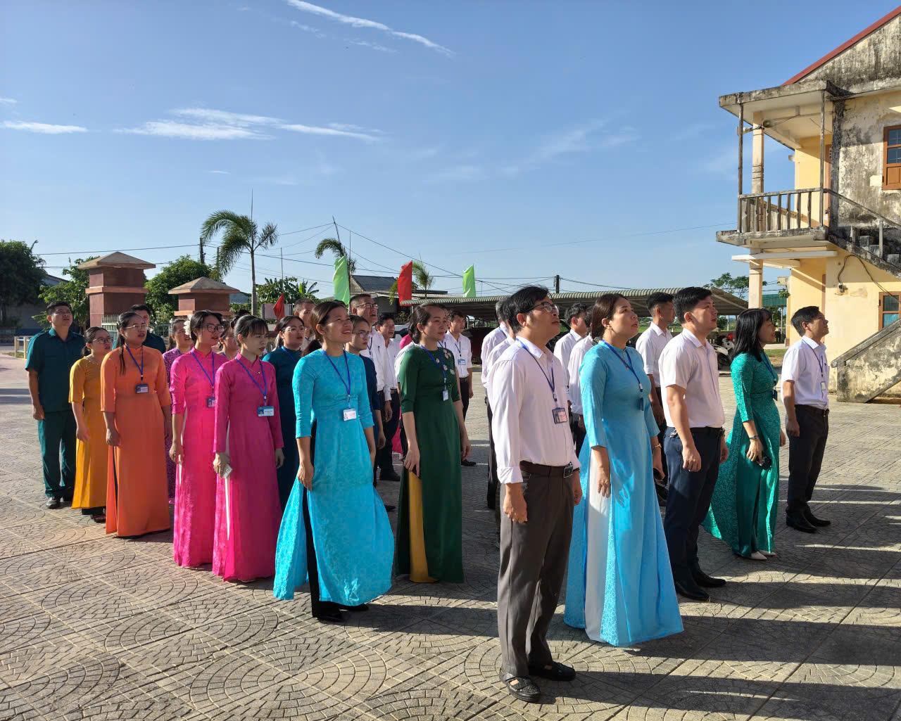 UBND XÃ VĨNH THỦY TỔ CHỨC SINH HOẠT TƯ TƯỞNG DƯỚI CỜ